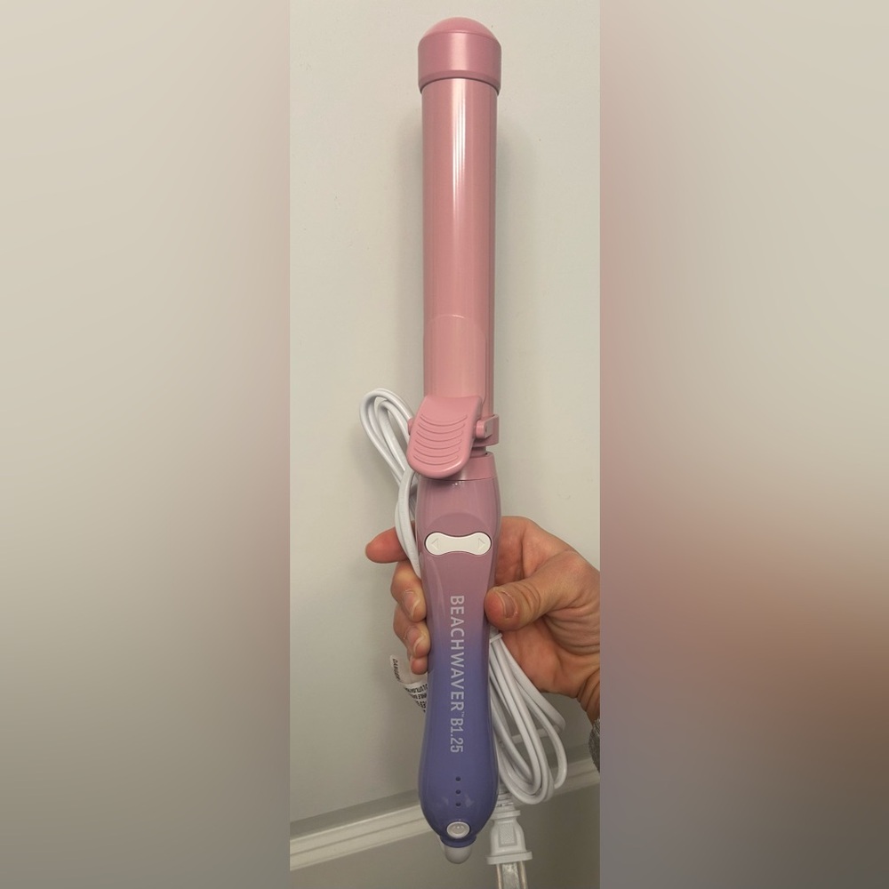 Beachwaver B-Series B1.25 🌸💜🌸💜
Sold out online!